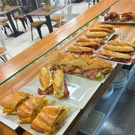 Hotel Triple Familiar Lauaxeta 2*