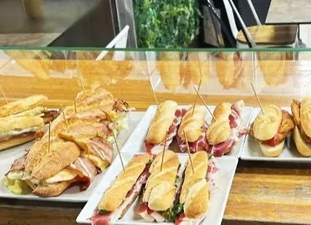 Triple Familiar Lauaxeta מלון מונגיה